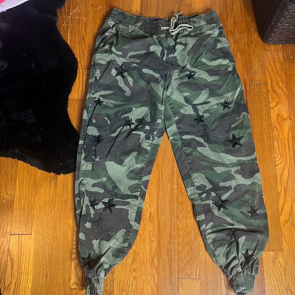 Driftwood boho drawstring camp star jogger  used in great condition